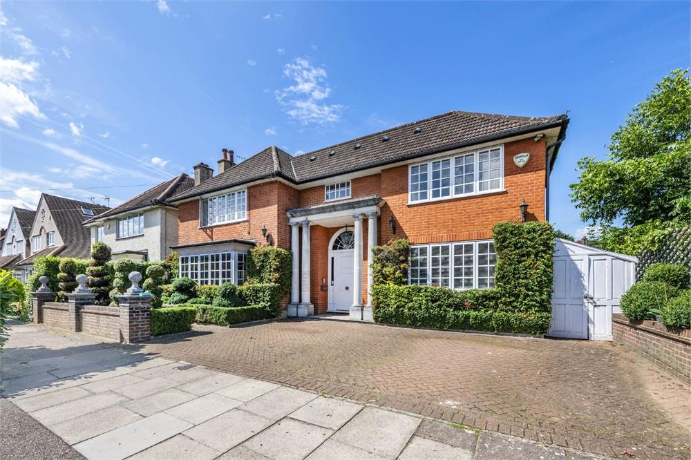Limes Avenue, Mill Hill, NW7